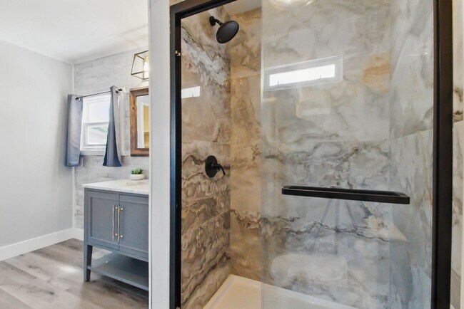 Building Photo - Highly Desirable Double Wide 55+ Home in Rancho Escondido!