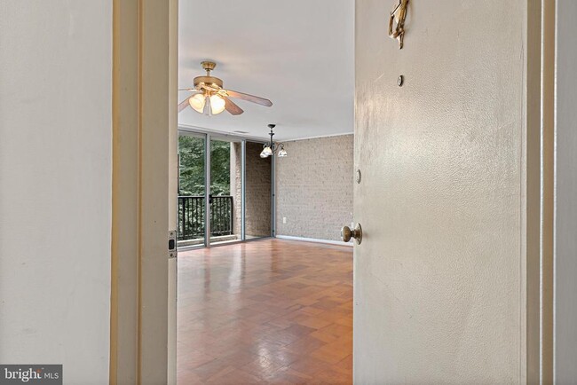 Building Photo - 4420 Briarwood Ct N