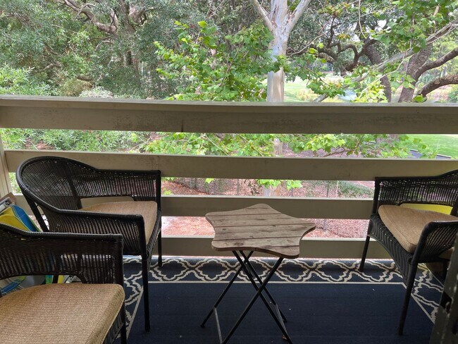 Building Photo - Walk to the Beach! Beautifully Remodeled/Furnished Fiddler's Cove
