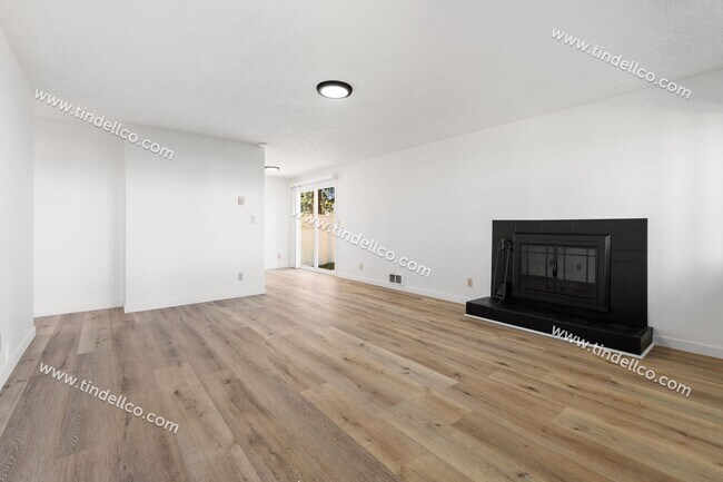 Building Photo - 344-03