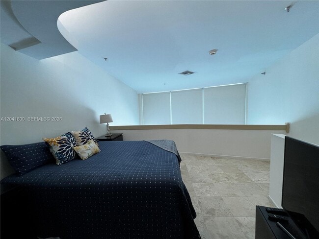 Building Photo - 5445 Collins Ave