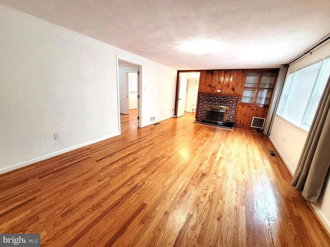 Building Photo - 6409 Higham Dr