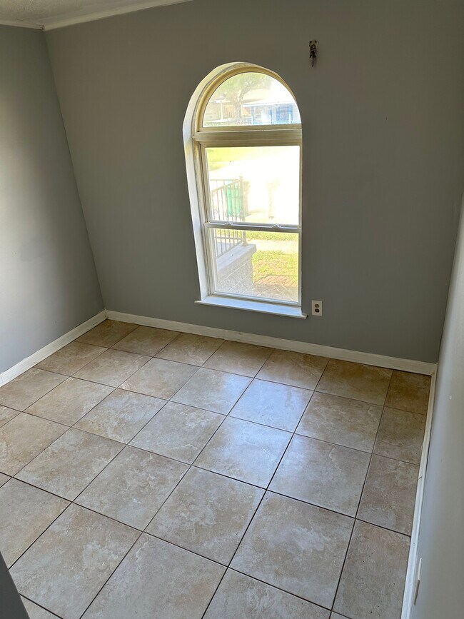 Building Photo - 9404 Cabildo Ln