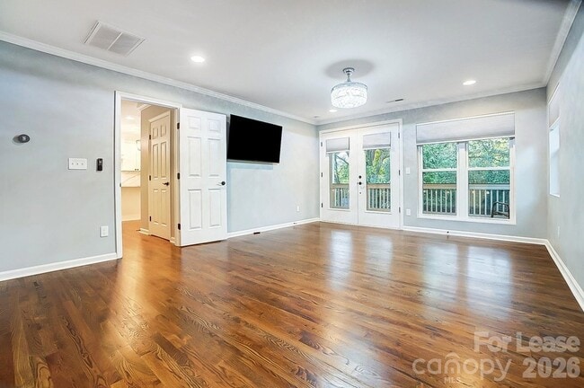Building Photo - 1724 Dunkirk Dr