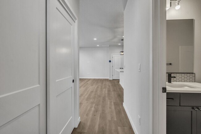 Building Photo - Effortless Elegance: Discover Your Ideal 2 Bedroom, 2 Bath Sanctuary