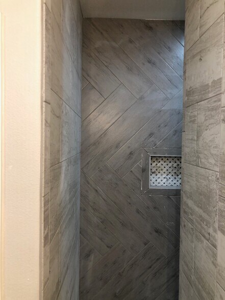 Building Photo - 11505 S Crk Dr