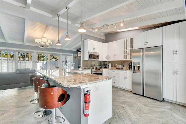 Building Photo - 2531 Gulfstream Ln