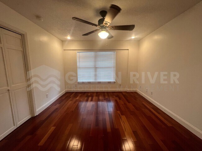 Building Photo - Amazing 4 bedroom home with St Johns River Views Available Now!