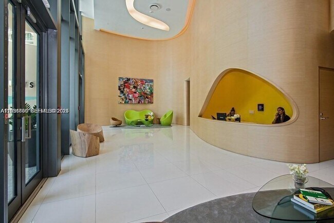 Building Photo - 501 NE 31st St