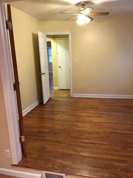 Building Photo - 972 Henhawk Rd