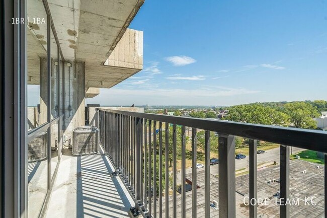 Primary Photo - 600 Admiral Blvd