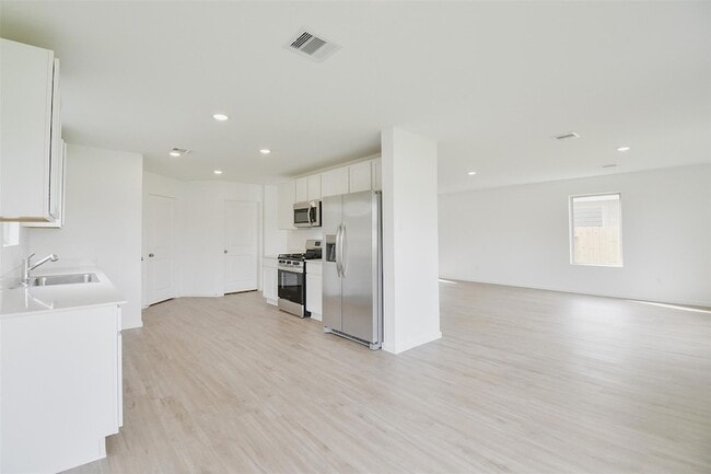 Building Photo - 18566 Cepagatti Dr