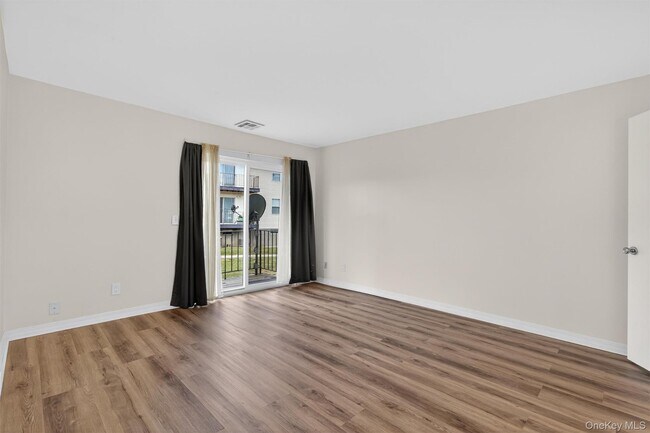 Building Photo - 276 Temple Hill Rd