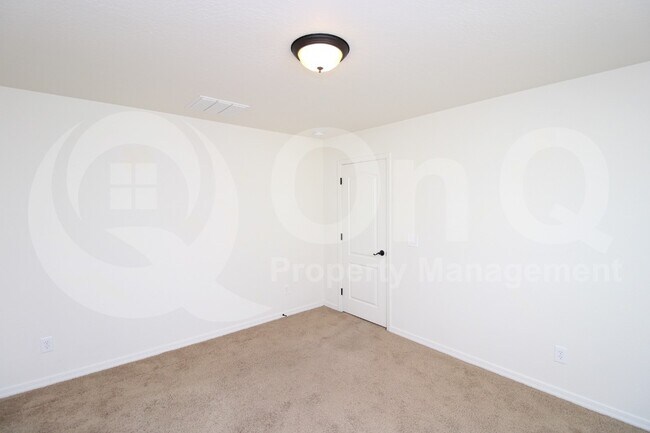 Building Photo - 3939 E Edna Dr