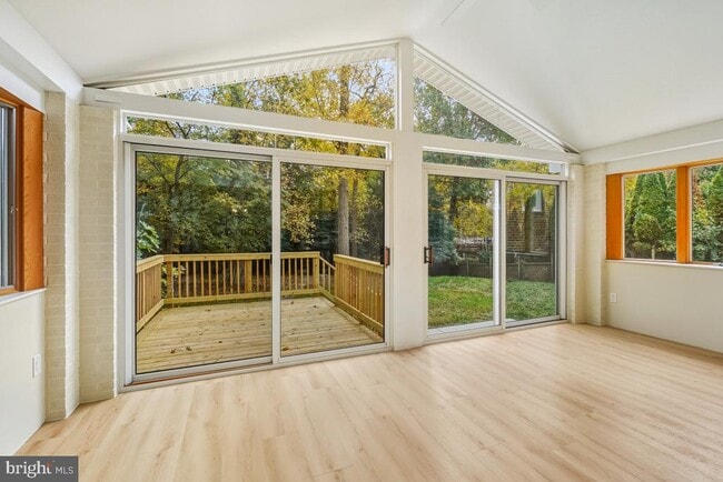 Building Photo - 1203 Brantford Ave