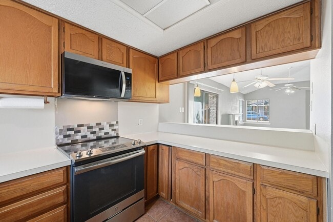 Building Photo - Upgraded Duplex in Arlington!