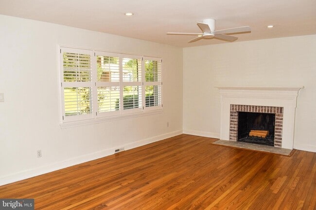 Building Photo - 304 Moncure Dr