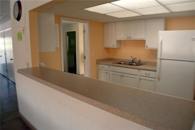 Building Photo - 3668 Lake Bayshore Dr