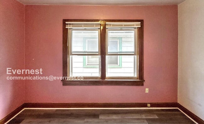Building Photo - 663 S Burgess Ave
