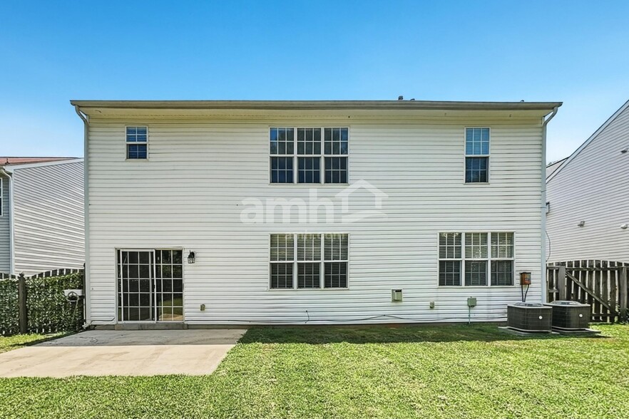 Building Photo - 15907 Circlegreen Dr