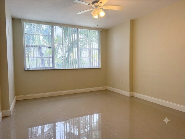 Building Photo - 2800 N Flagler Dr
