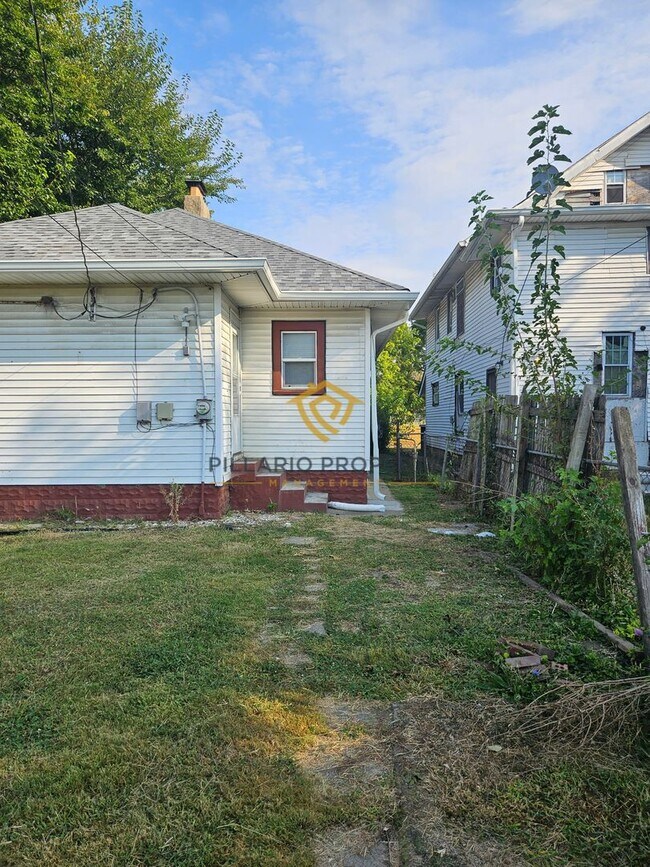 Building Photo - 3709-3711 Brookside Pkwy S Dr