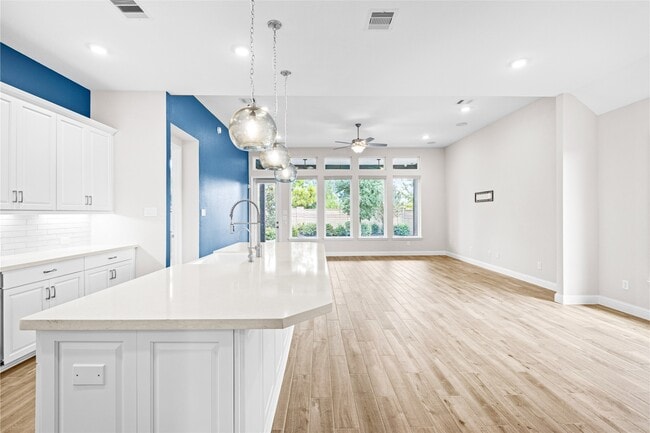 Building Photo - 15302 Spanish Ranchos Wy