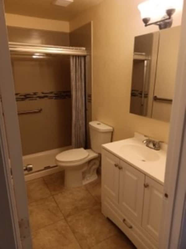 Building Photo - 1715 W Clinton Ave