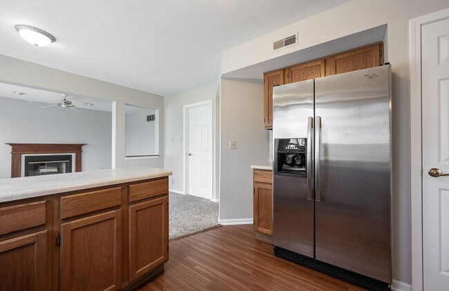 Building Photo - "Spacious 4-Bedroom Retreat with 2.5 Baths...