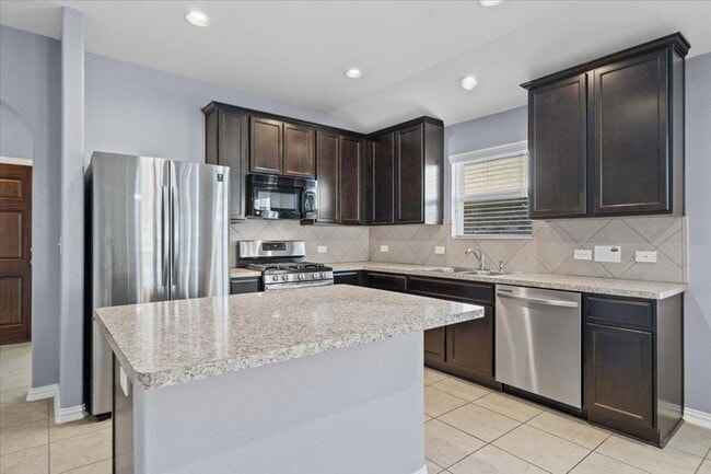 Building Photo - 388 Pond View Pass