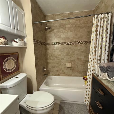 Building Photo - 2104 Victoria Rd