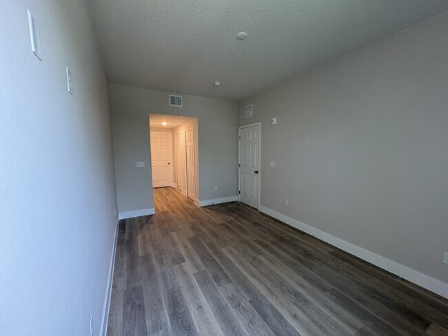 Building Photo - 4424 S Texas Ave