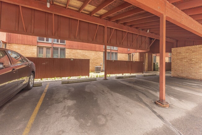 Building Photo - 2407 Packard St