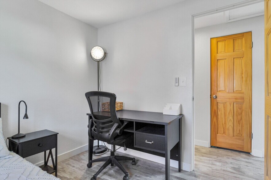 Building Photo - 940 Quitman St