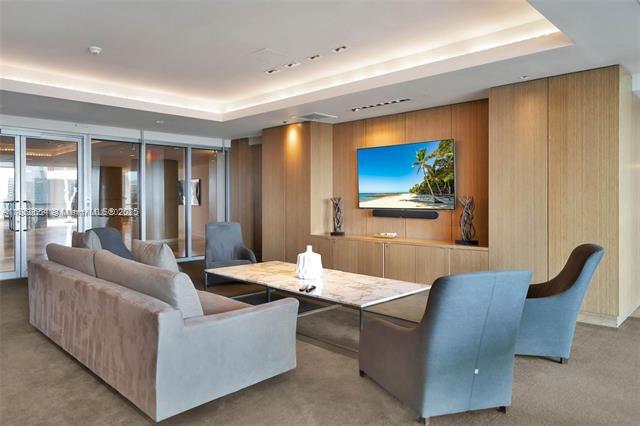 Building Photo - 900 Biscayne