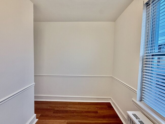 Building Photo - Just RENOVATED open floorplan 3 BED/1 BA HOME w/ WASHER/DRYER & large PATIO on Great Block in Sou...