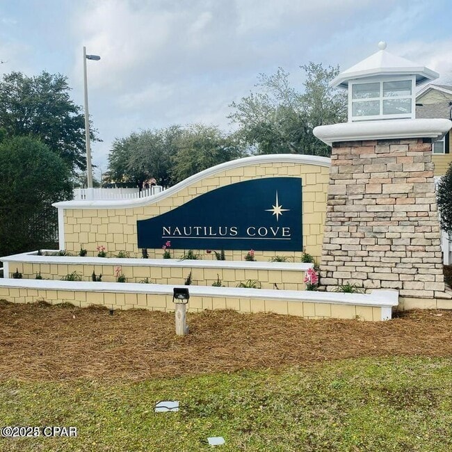 Building Photo - 504 Lighthouse Rd