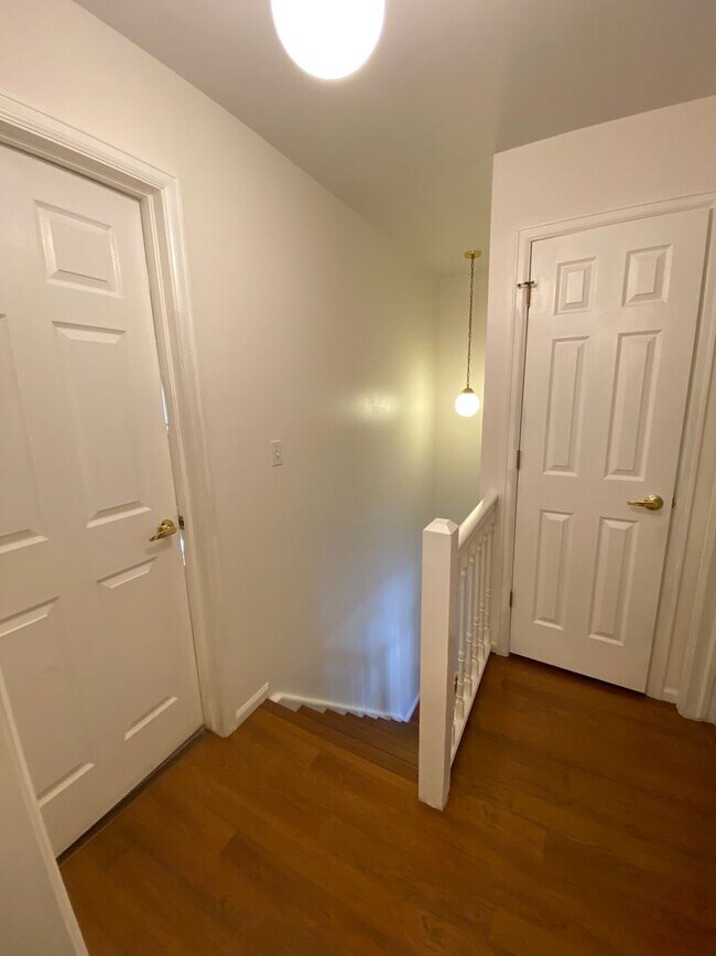 Building Photo - 2612 Somerville Ct