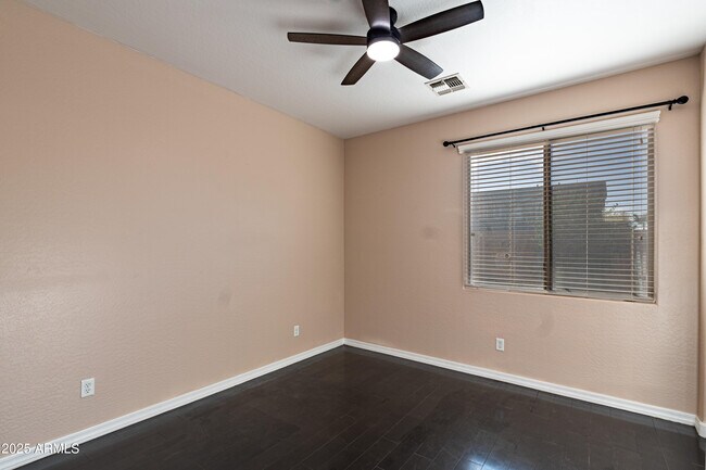 Building Photo - 453 W Lantana Pl