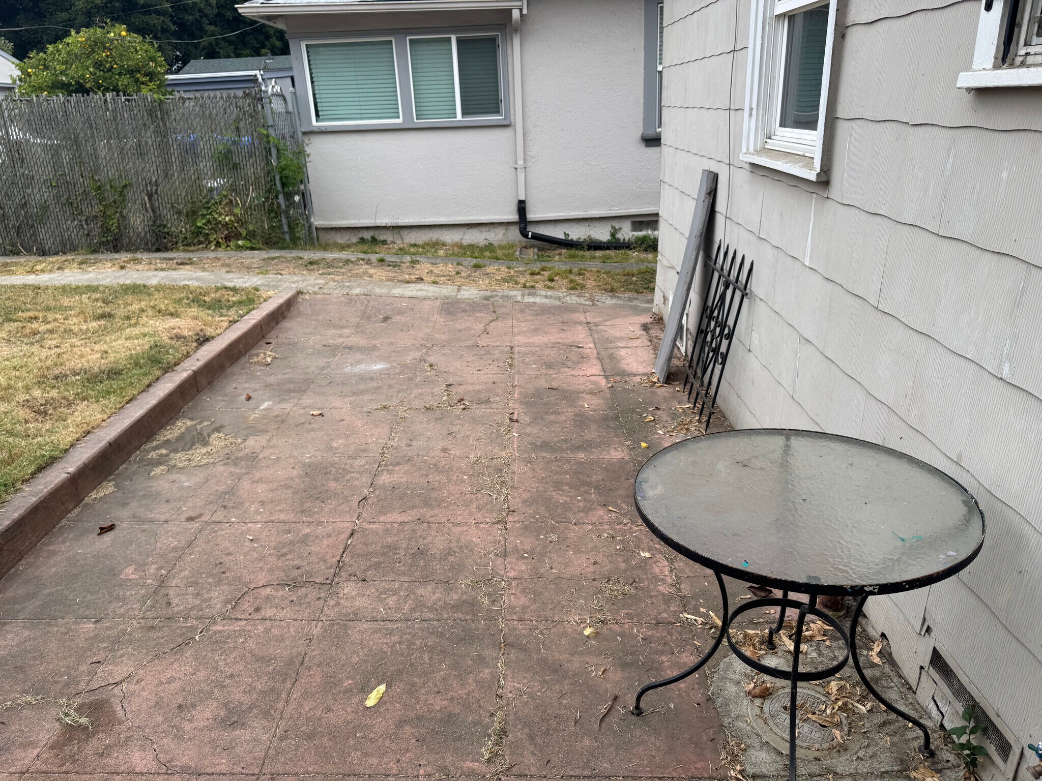 Building Photo - 4056 Santa Rita St