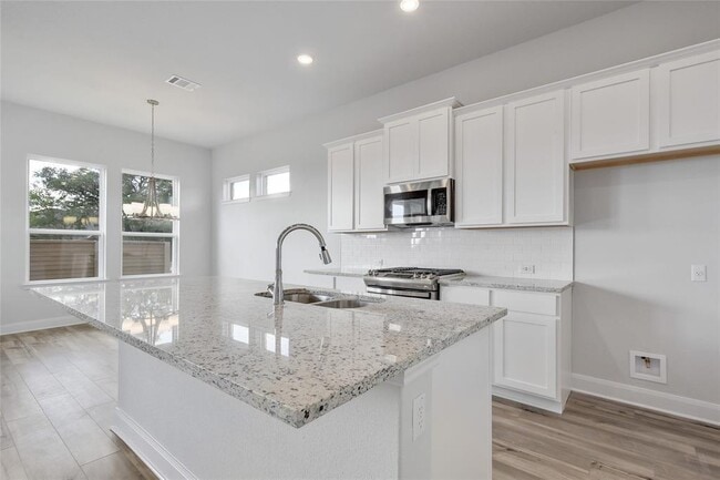 Building Photo - 112 Revere Dr