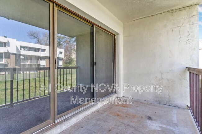 Building Photo - 10122 Campus Way S