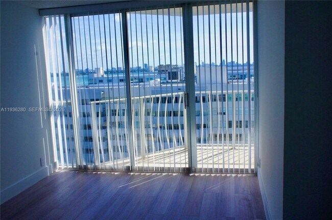 Building Photo - 7601 E Treasure Dr