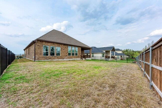 Building Photo - 1104 Almeria Bend