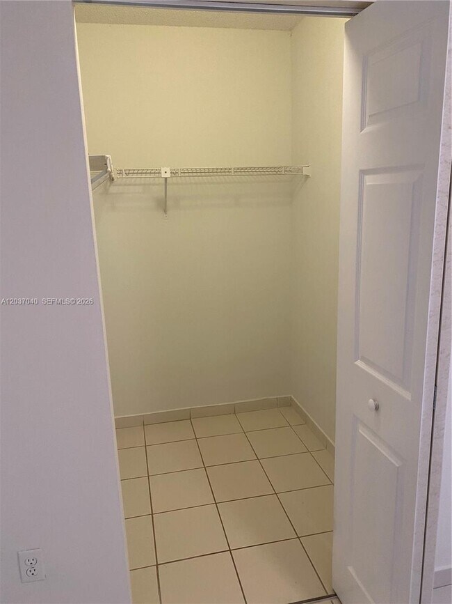 Building Photo - 3566 W 80th St