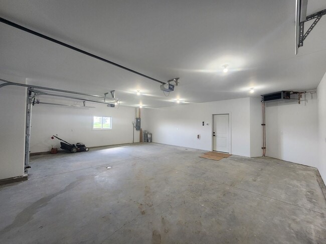 Building Photo - Brand New Ranch Home for Rent - 3 Bed / 2 ...
