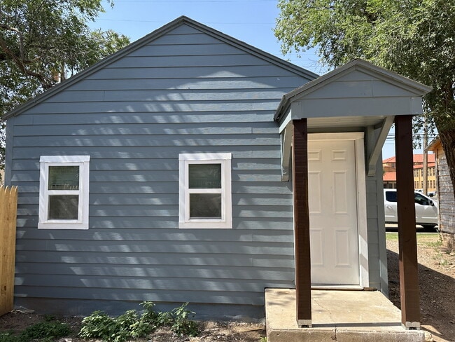 Primary Photo - Fully update back house!!
