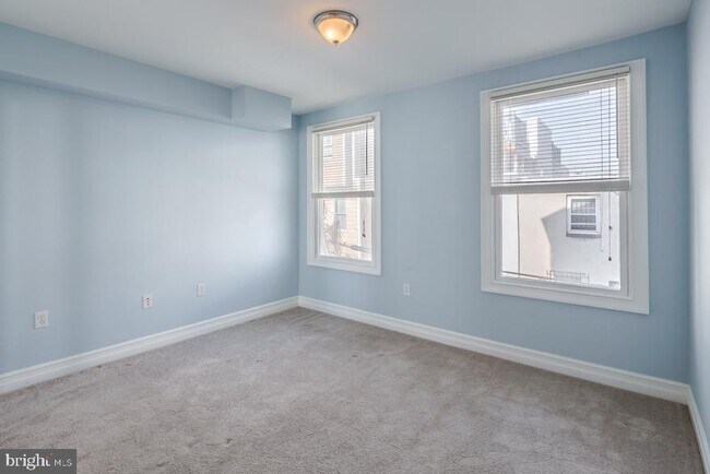Building Photo - 2243 Kimball St