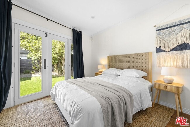 Building Photo - 639 Westbourne Dr