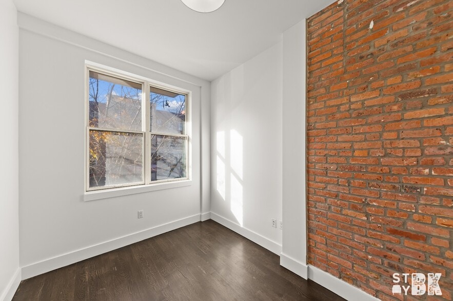 Building Photo - 444 Franklin Ave